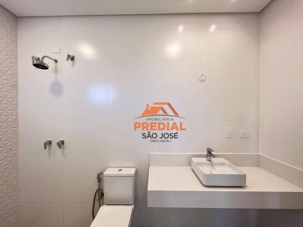 Casa de Condomínio à venda com 4 quartos, 400m² - Foto 24