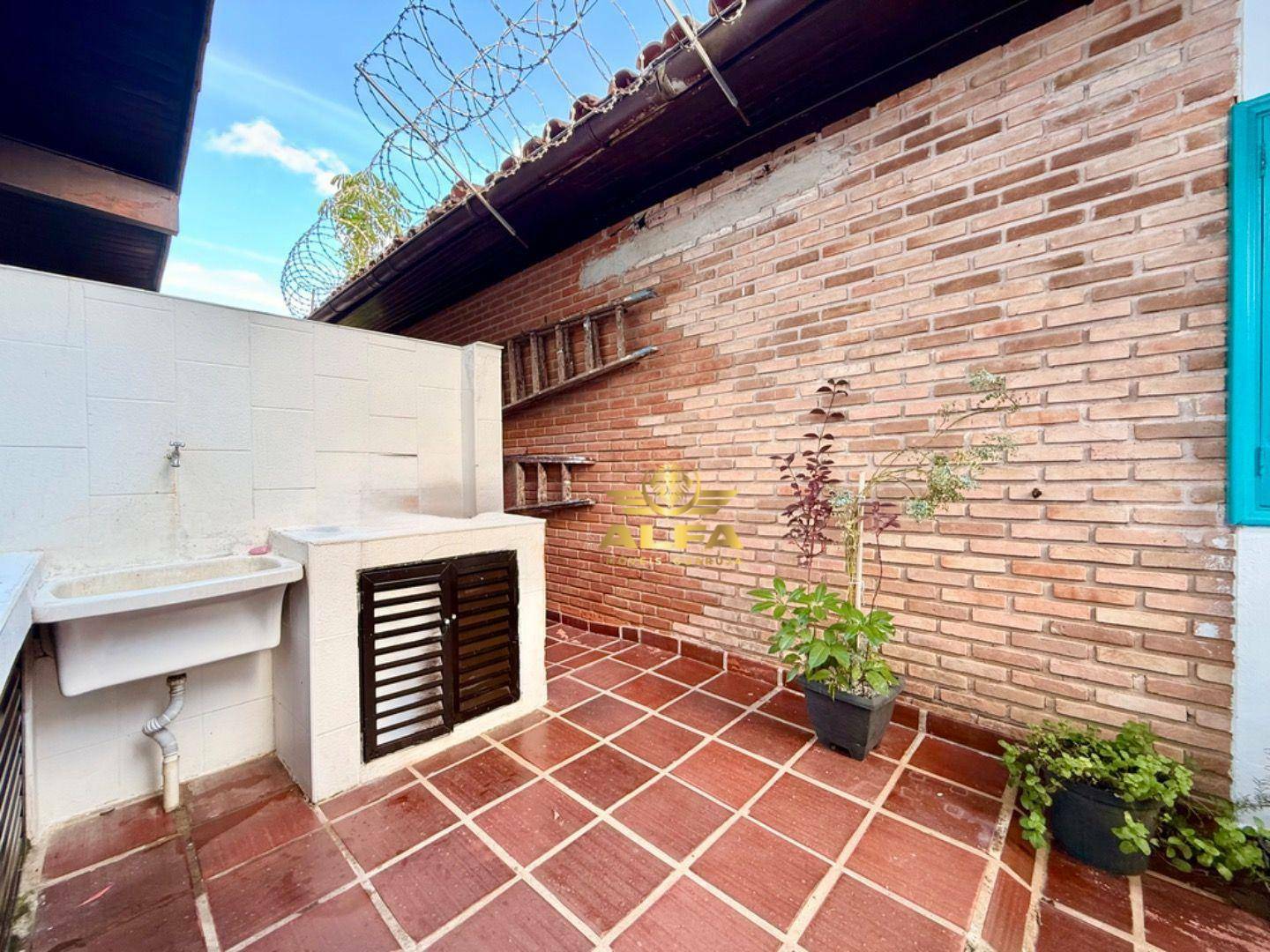 Casa à venda com 6 quartos, 311m² - Foto 37
