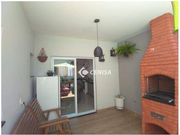 Casa à venda com 3 quartos, 90m² - Foto 13