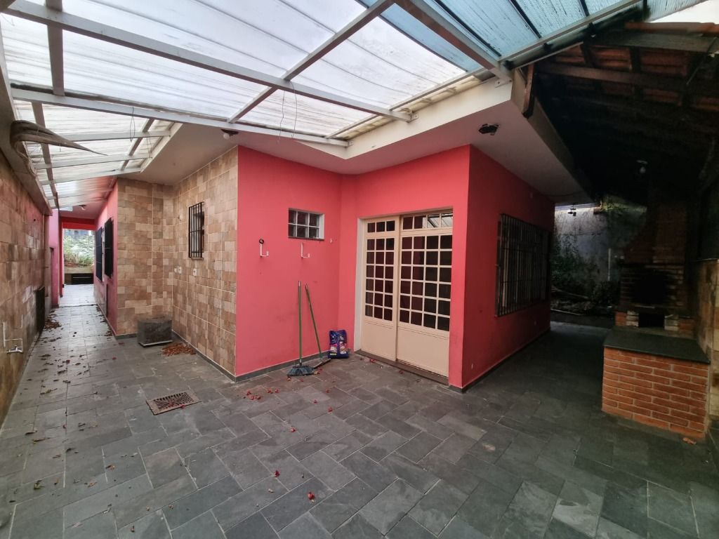 Casa à venda com 4 quartos, 150m² - Foto 1