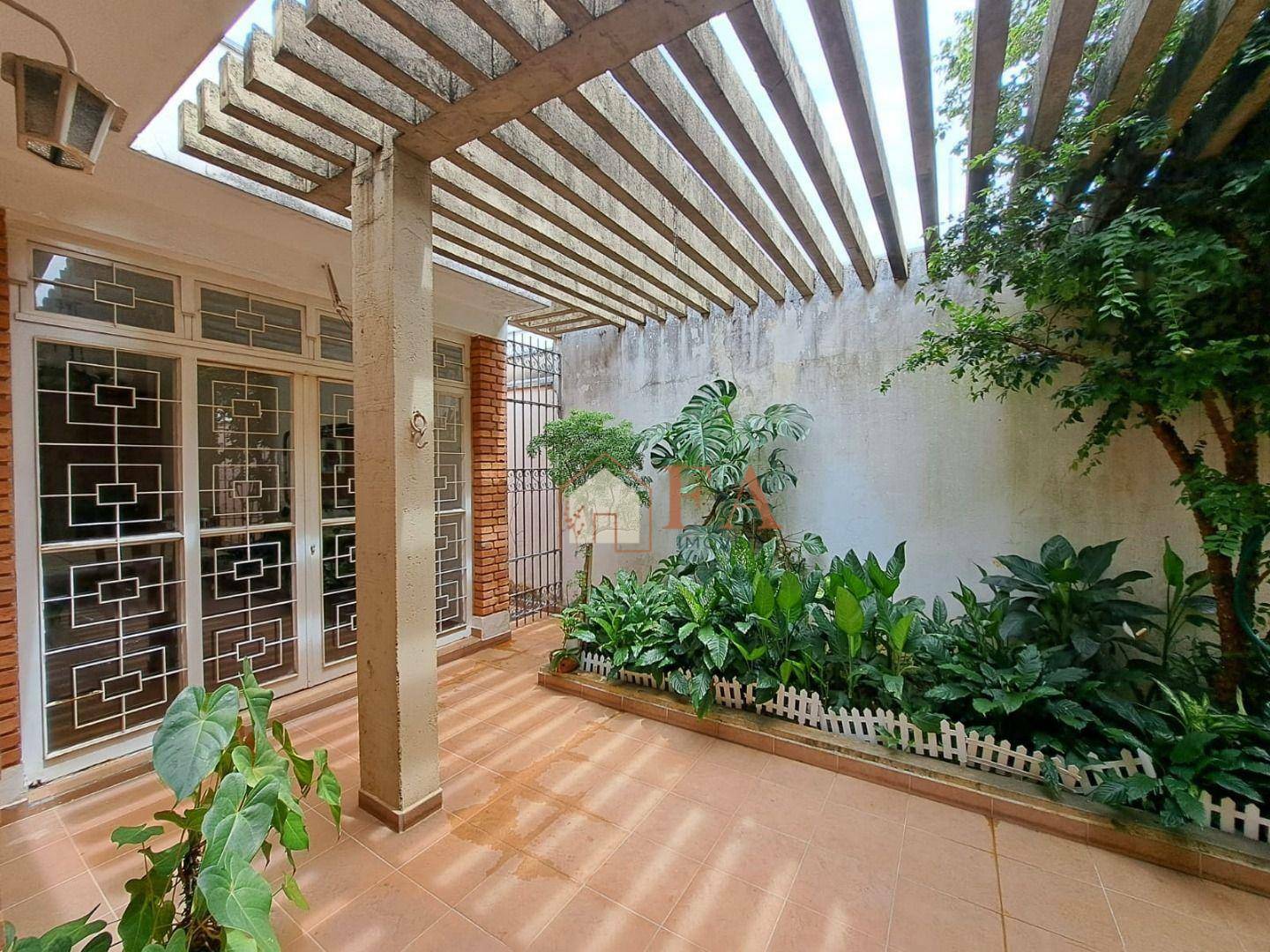 Casa à venda com 3 quartos, 250m² - Foto 8