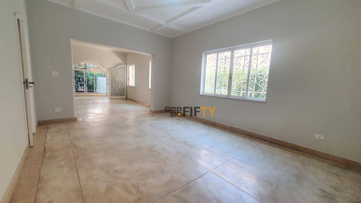 Casa para alugar com 4 quartos, 450m² - Foto 13