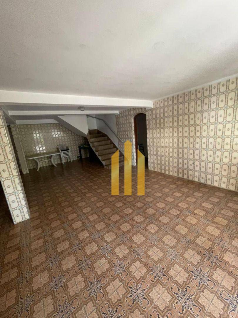 Sobrado à venda e aluguel com 4 quartos, 300m² - Foto 47