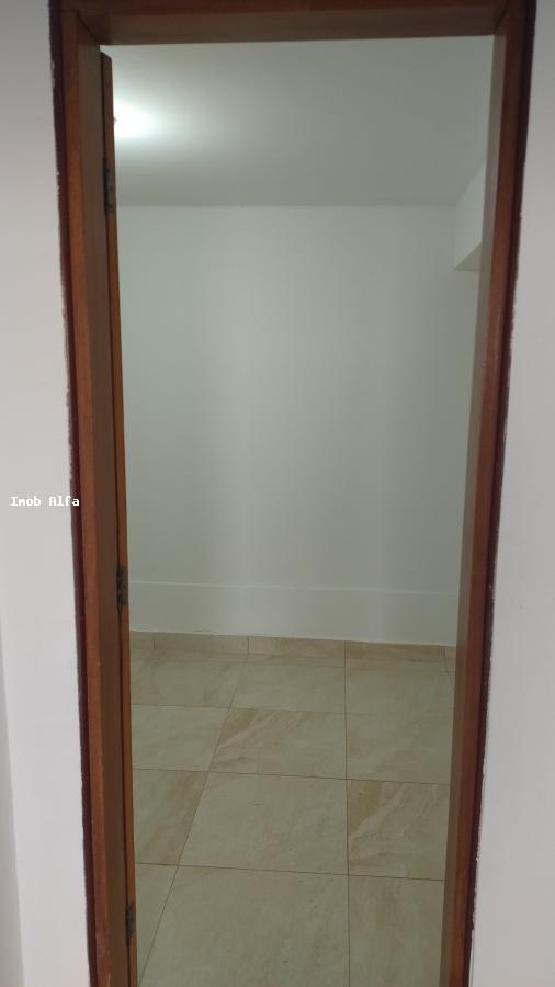 Casa à venda com 4 quartos, 250m² - Foto 14