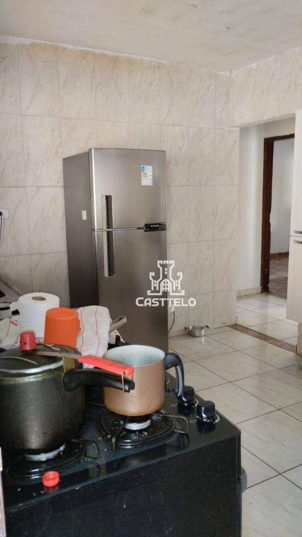 Casa à venda com 2 quartos, 70m² - Foto 4