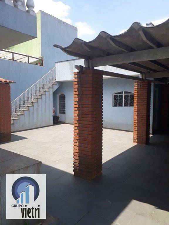 Sobrado à venda com 3 quartos, 200m² - Foto 1