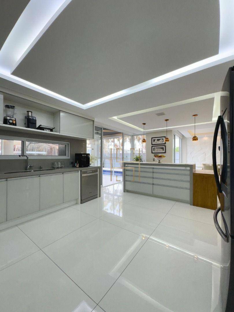 Casa de Condomínio à venda com 4 quartos, 350m² - Foto 5
