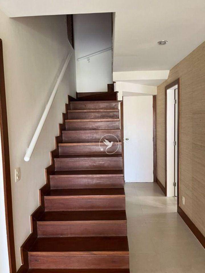 Casa de Condomínio à venda com 4 quartos, 202m² - Foto 18