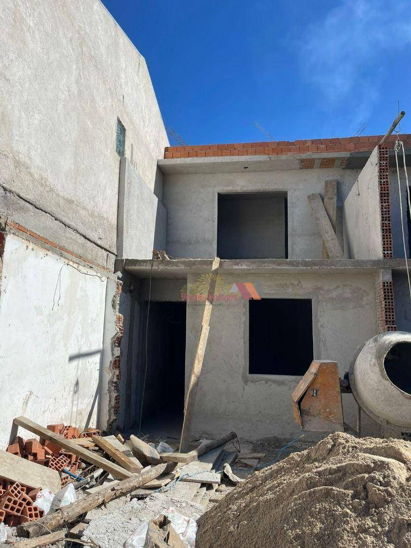 Sobrado à venda com 3 quartos, 62m² - Foto 1