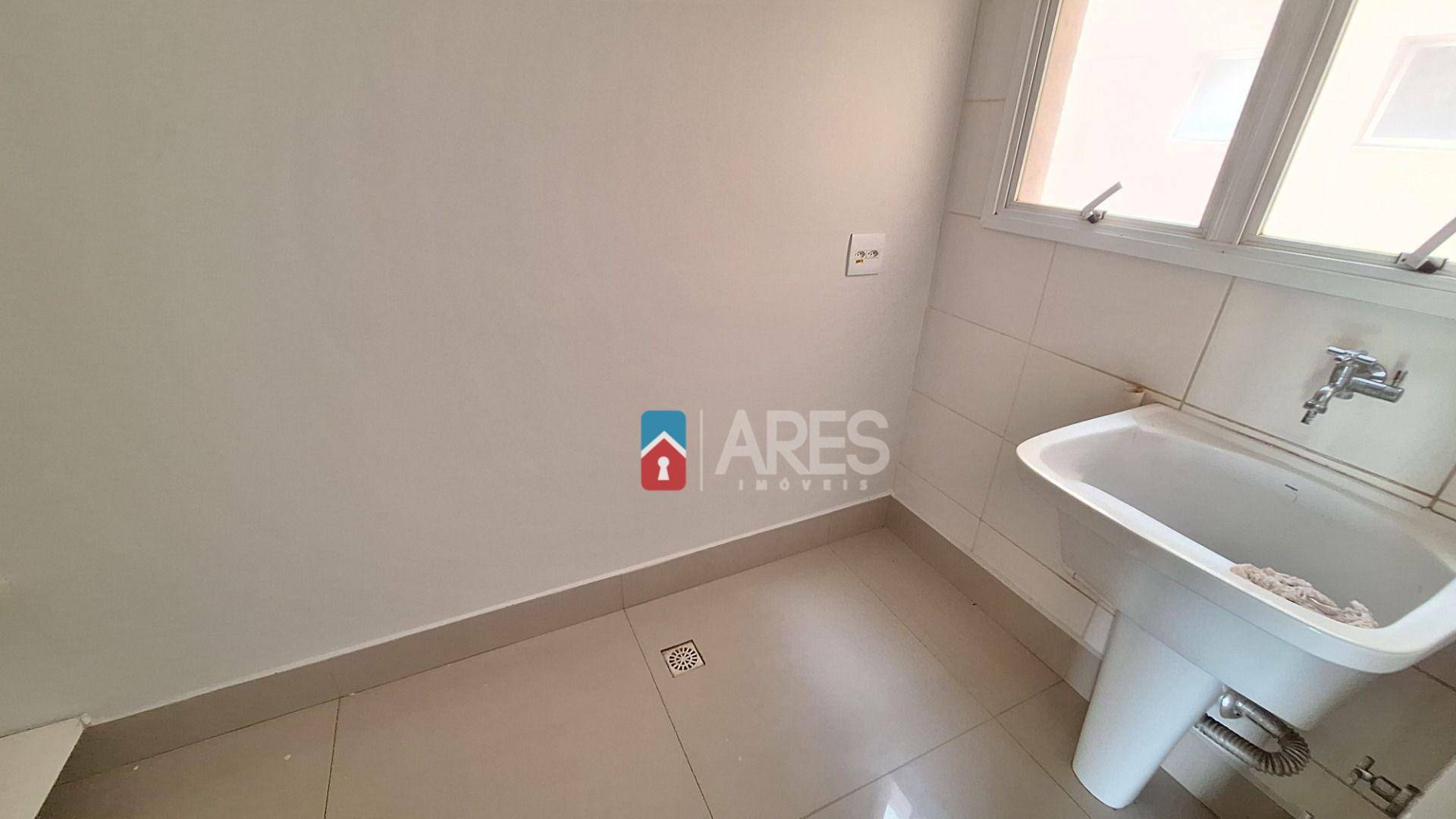 Apartamento para alugar com 4 quartos, 250m² - Foto 6