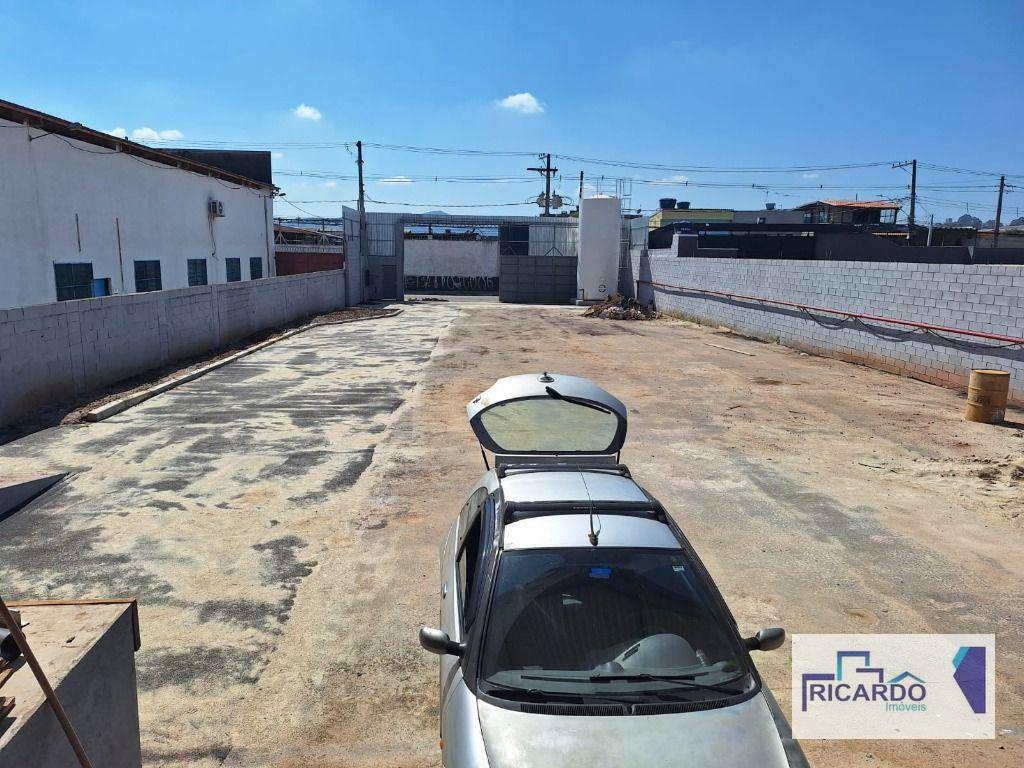 Depósito-Galpão-Armazém para alugar, 1100m² - Foto 2