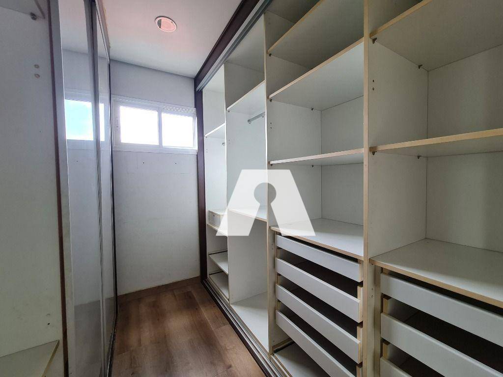 Apartamento para alugar com 3 quartos, 202m² - Foto 10