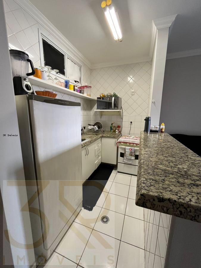 Apartamento à venda com 1 quarto, 40m² - Foto 2