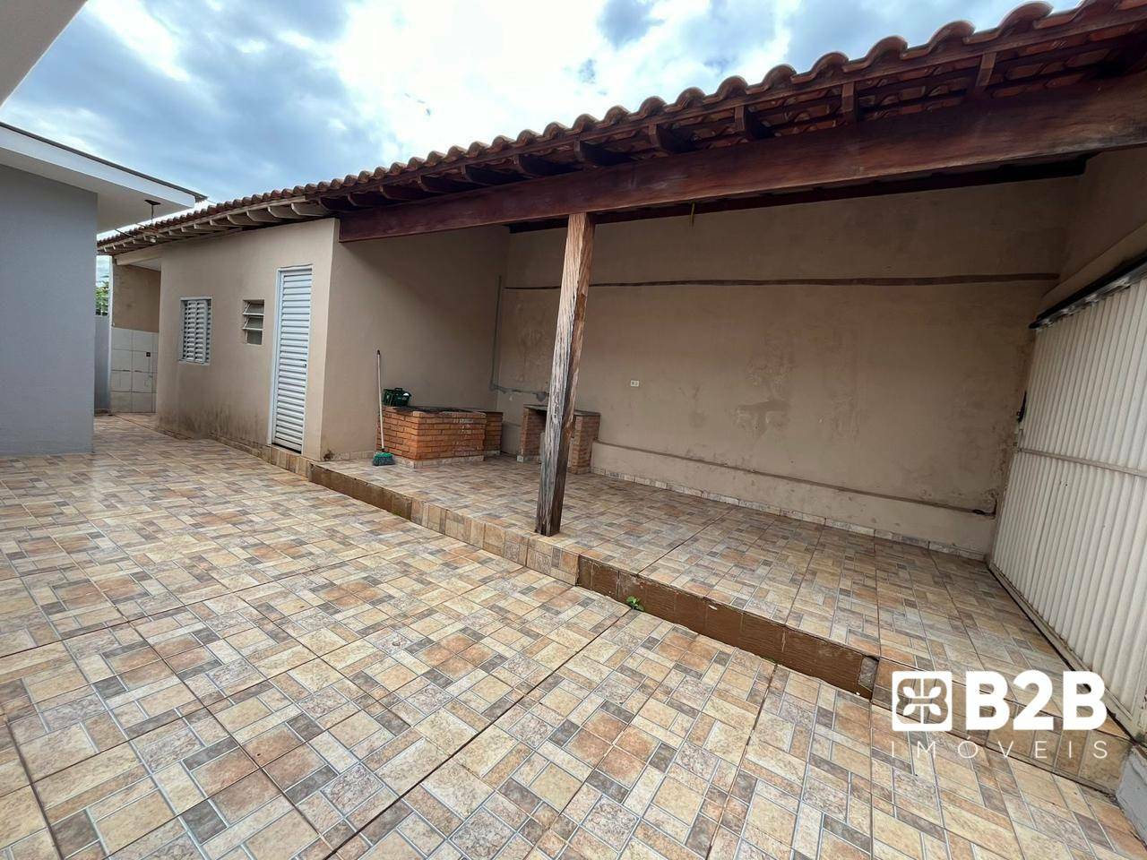 Casa à venda com 3 quartos, 191m² - Foto 2