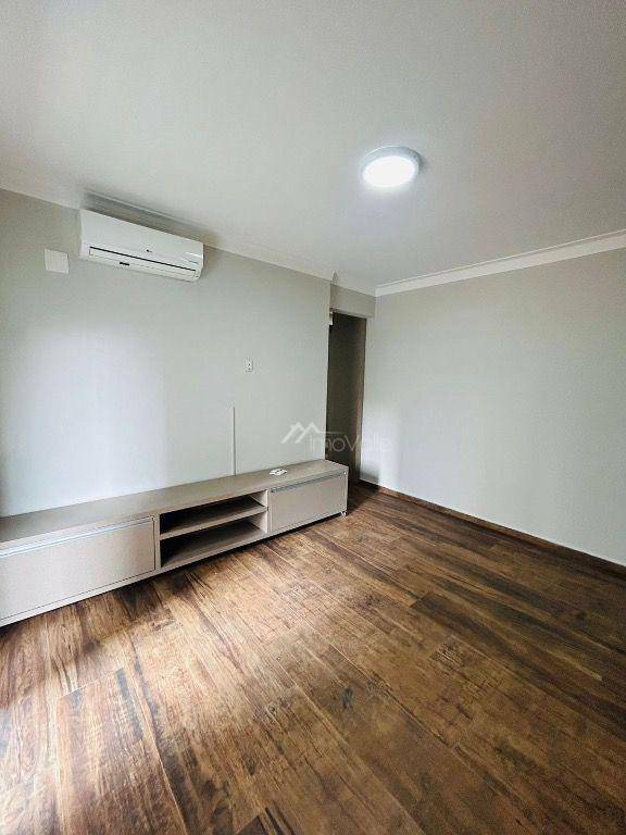 Apartamento para alugar com 3 quartos, 182m² - Foto 12