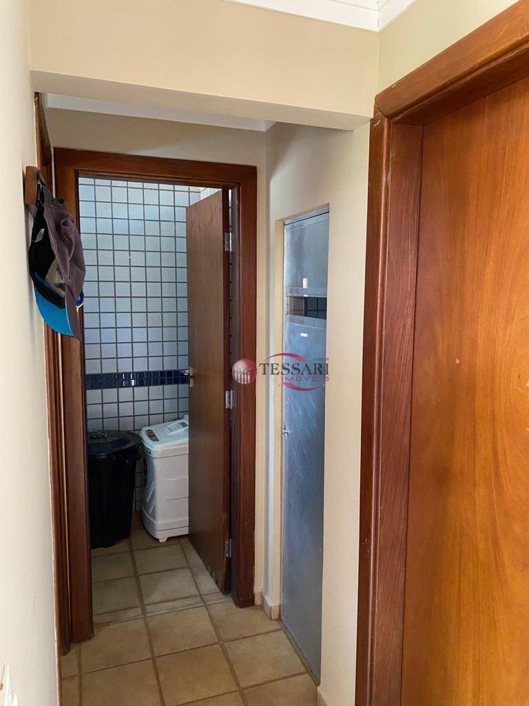 Casa à venda e aluguel com 4 quartos, 600m² - Foto 10