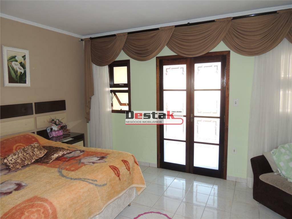 Sobrado à venda com 3 quartos, 300m² - Foto 63