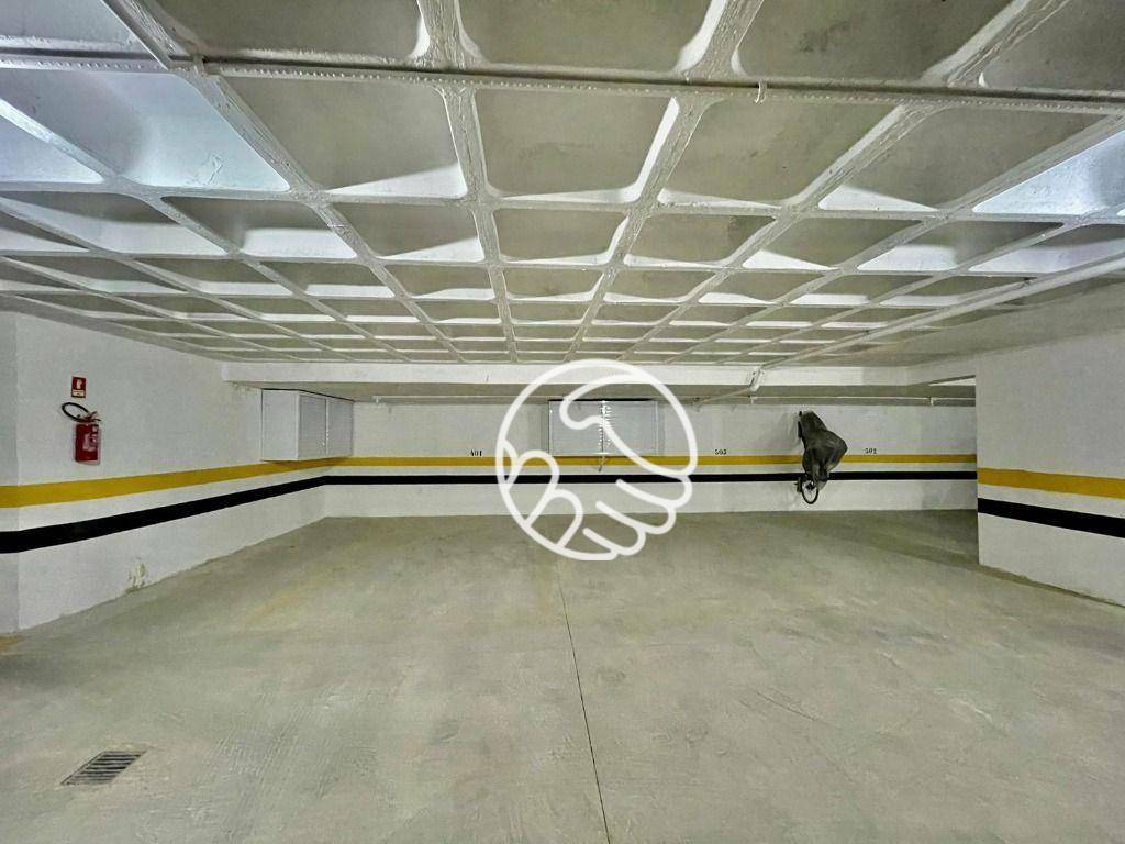 Apartamento para alugar com 2 quartos, 75m² - Foto 11