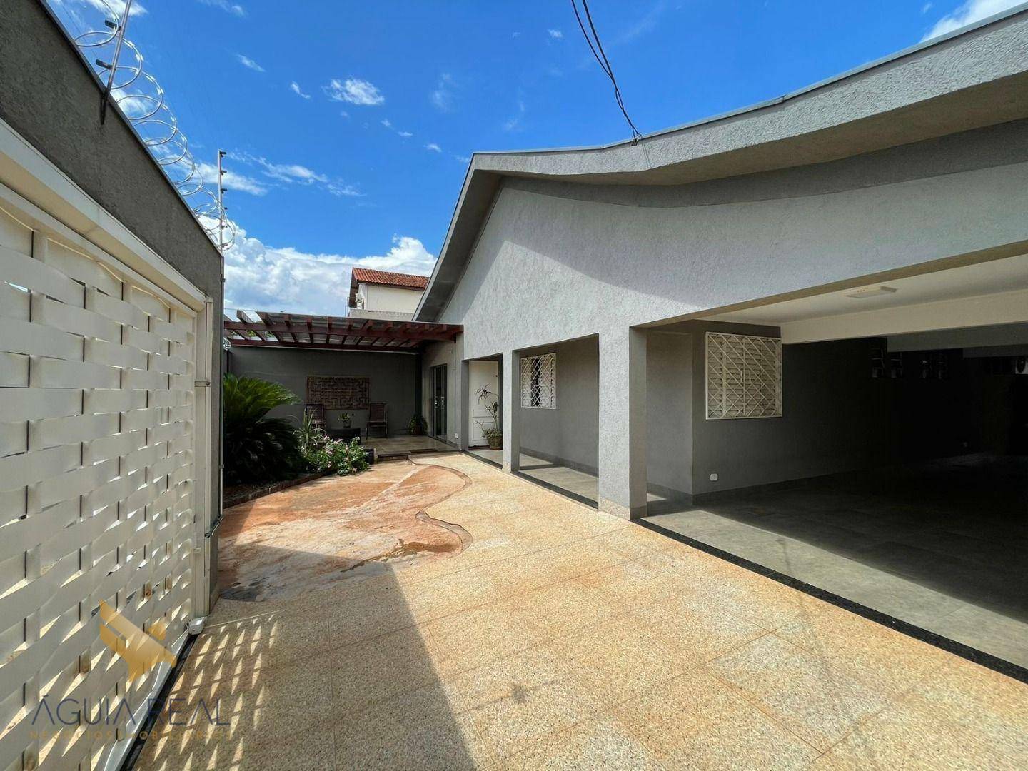 Casa à venda com 4 quartos, 230m² - Foto 8