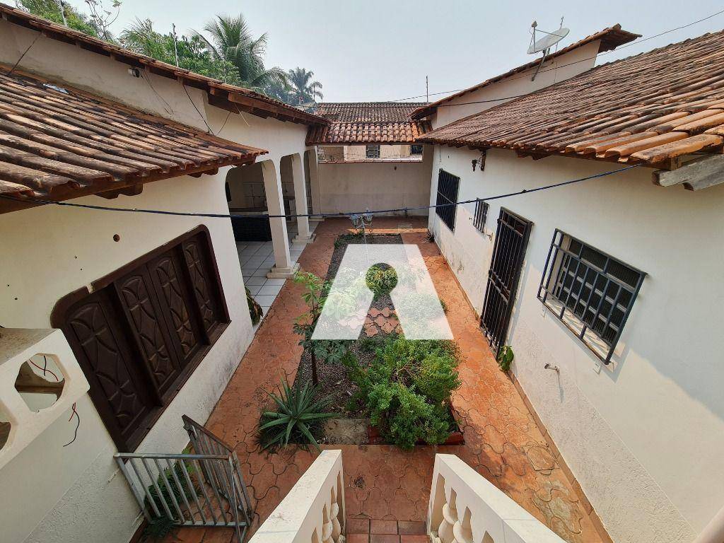 Casa, 3 quartos, 221 m² - Foto 2