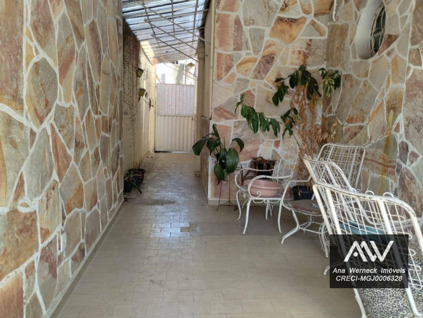 Casa à venda com 4 quartos, 183m² - Foto 3