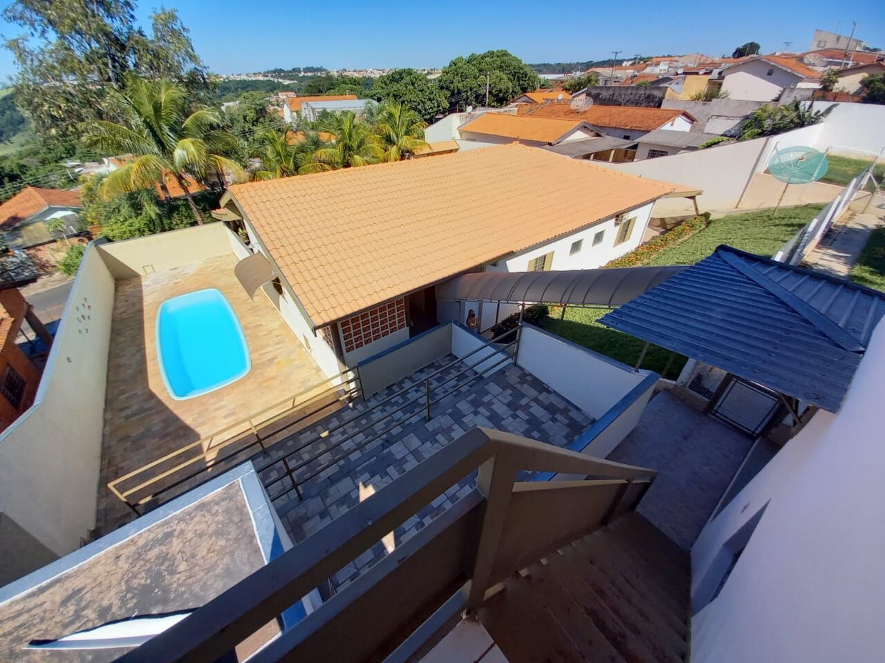 Casa para alugar com 3 quartos, 324m² - Foto 3