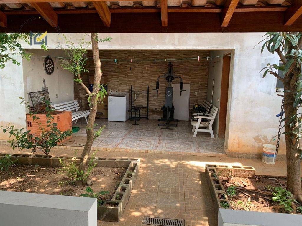 Casa à venda com 3 quartos, 252m² - Foto 17