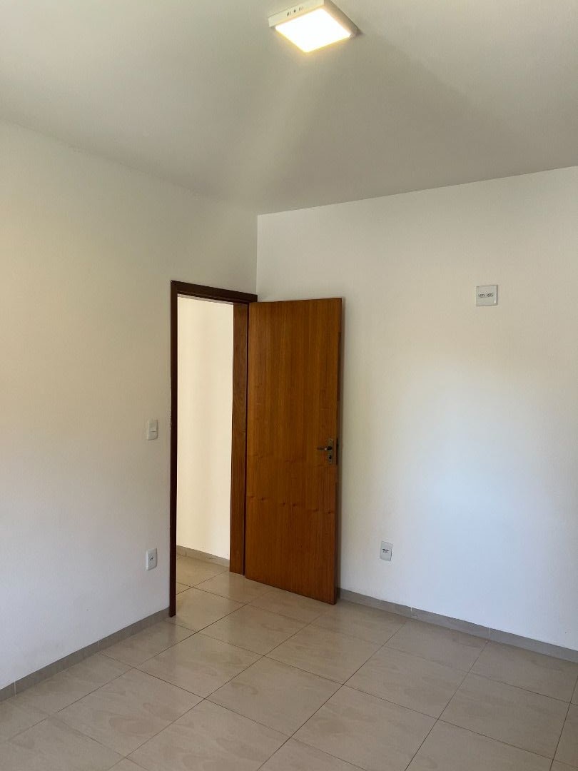 Casa para alugar com 3 quartos, 96m² - Foto 18