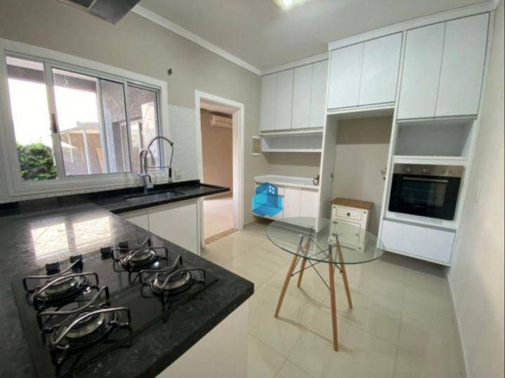 Casa à venda com 3 quartos, 201m² - Foto 5