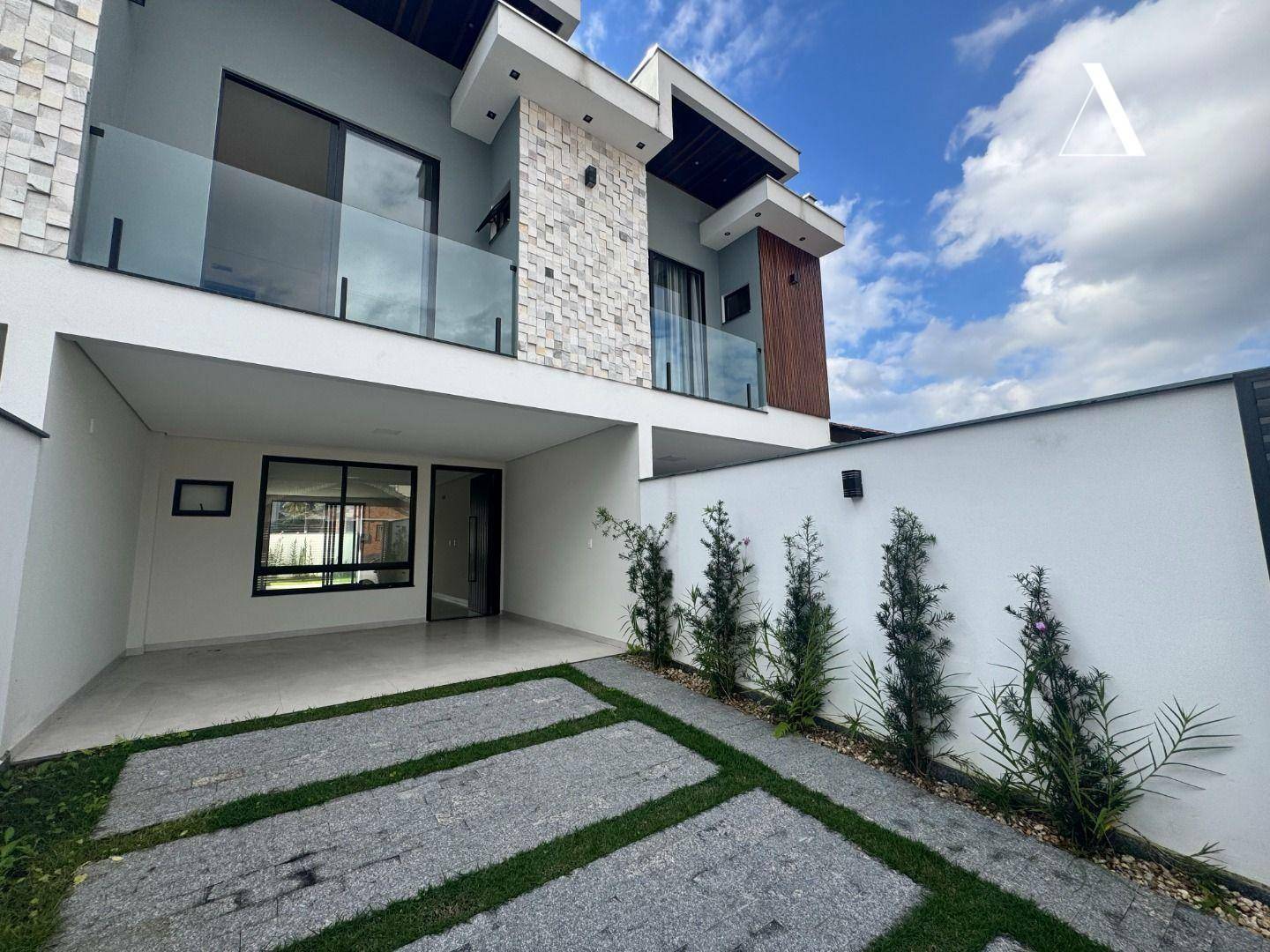 Casa à venda com 3 quartos, 139m² - Foto 1