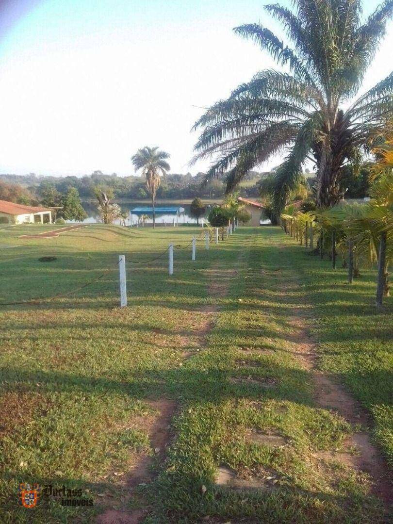 Chácara à venda com 5 quartos, 240m² - Foto 2