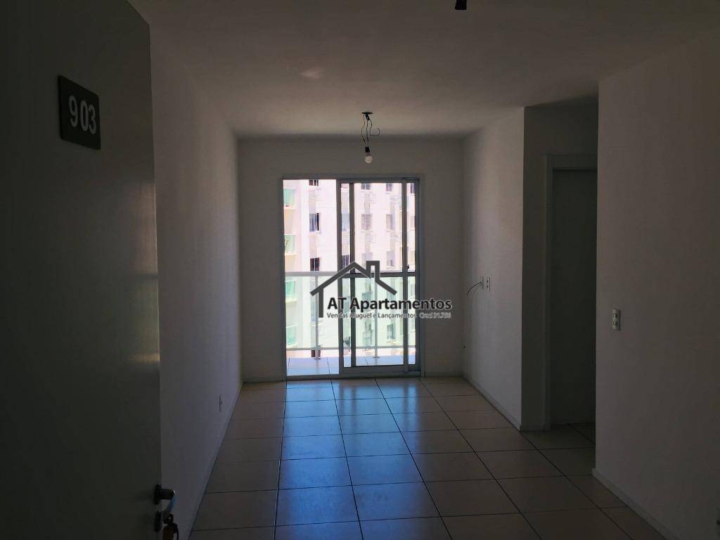 Apartamento à venda com 2 quartos, 58m² - Foto 3