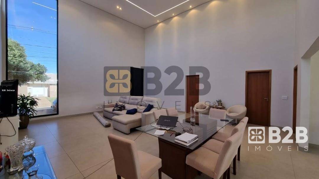 Casa à venda com 3 quartos, 225m² - Foto 3