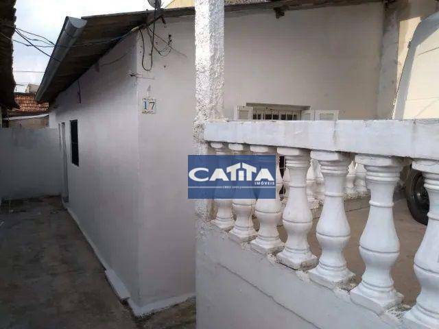 Casa à venda com 3 quartos, 231m² - Foto 1