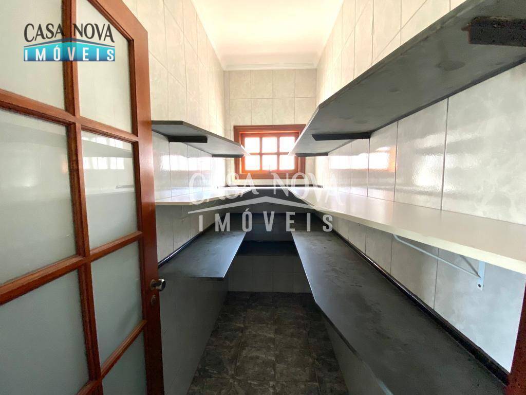 Casa de Condomínio para alugar com 3 quartos, 300m² - Foto 10