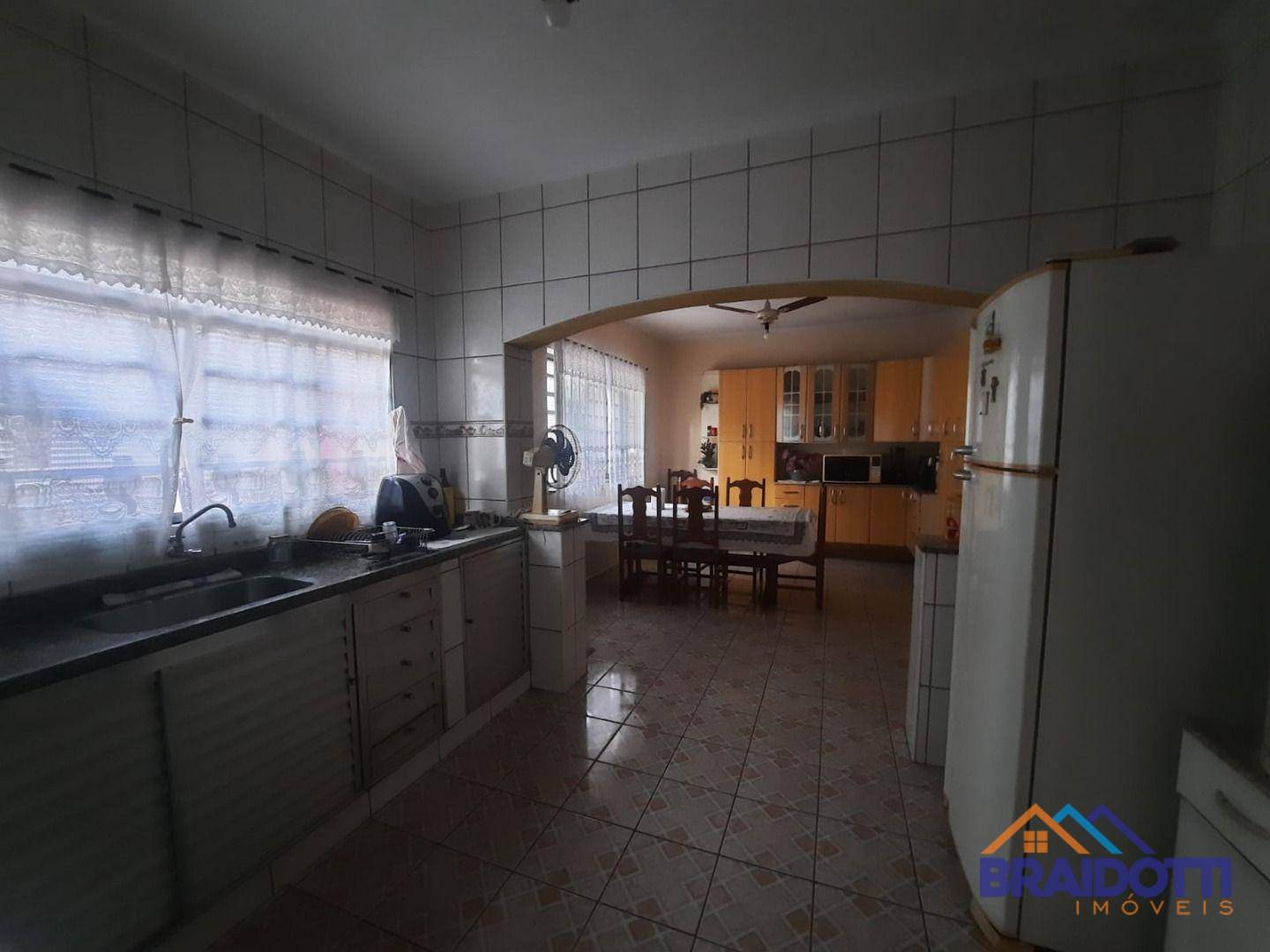 Casa à venda com 6 quartos, 300m² - Foto 19