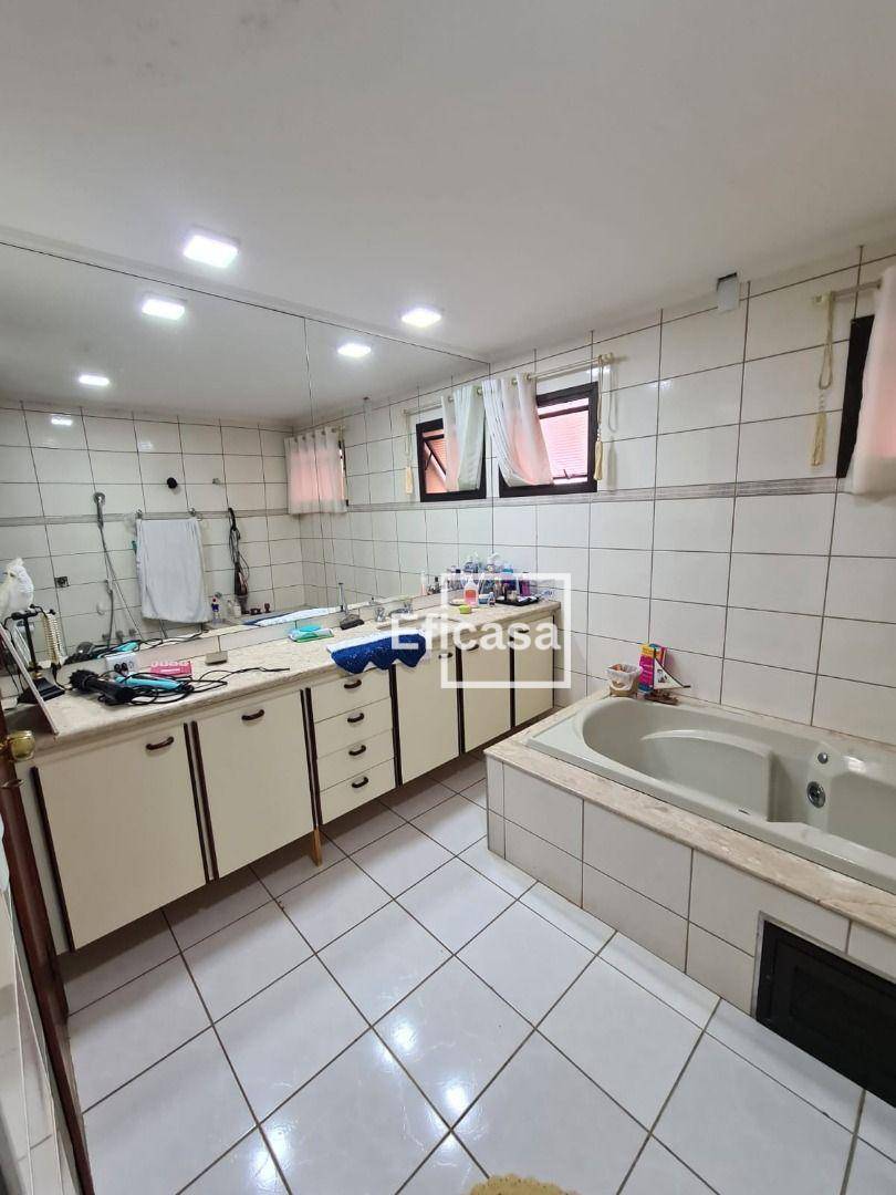 Apartamento à venda com 3 quartos, 270m² - Foto 19