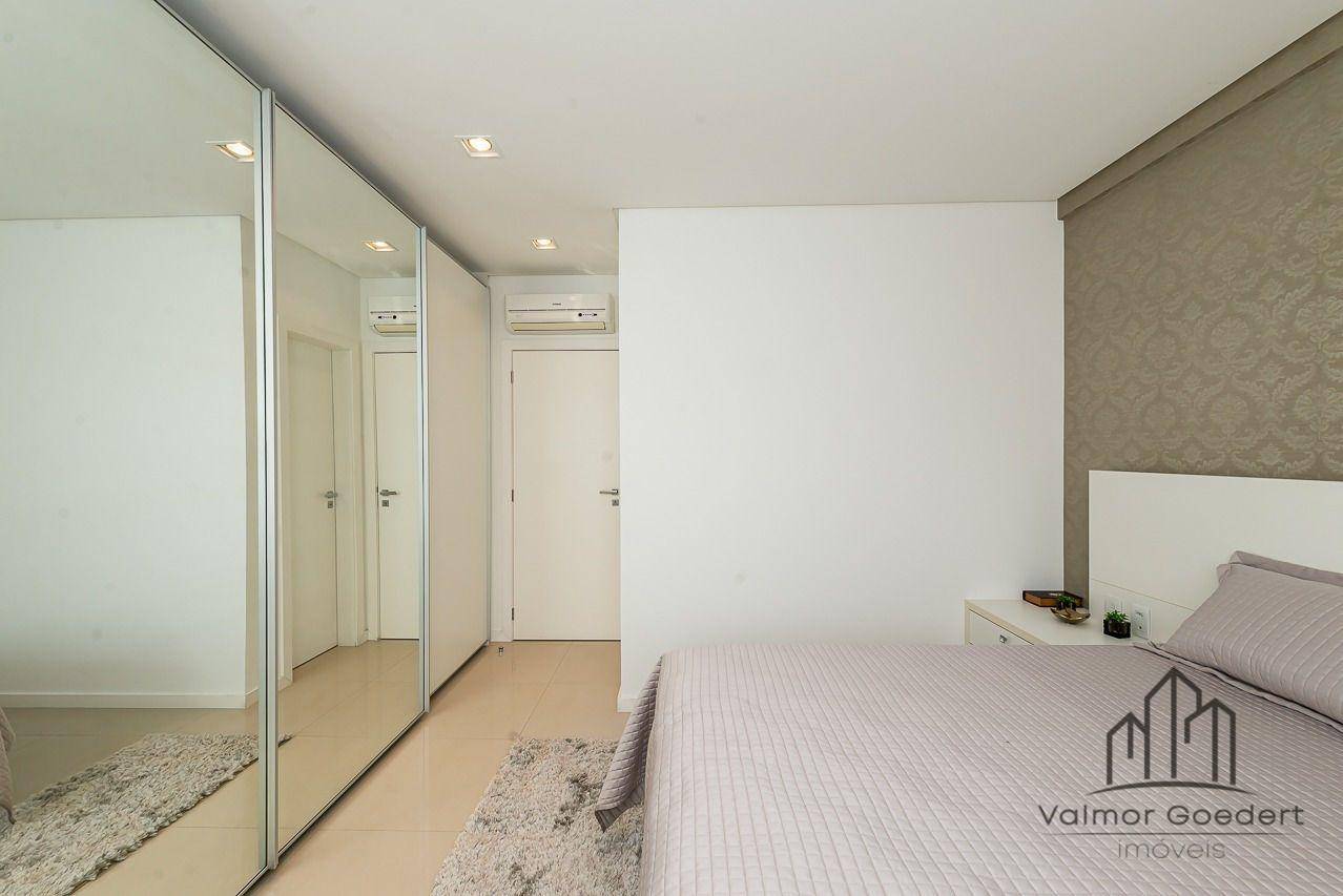 Apartamento à venda com 3 quartos, 130m² - Foto 19