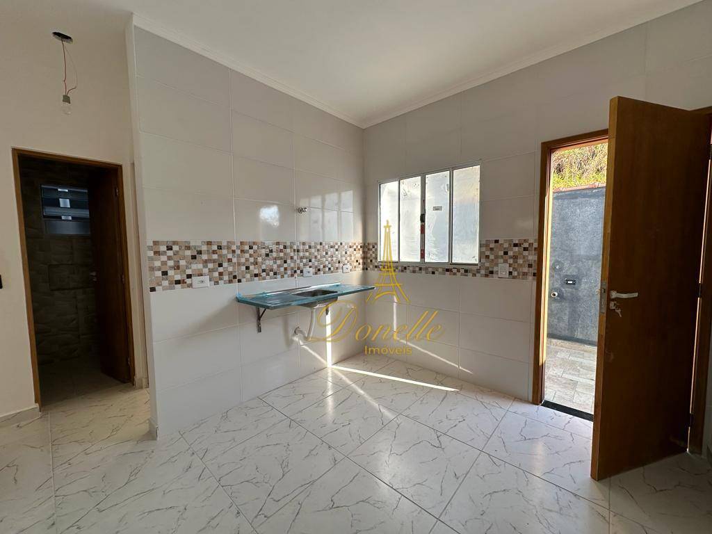 Casa à venda com 2 quartos, 55m² - Foto 11