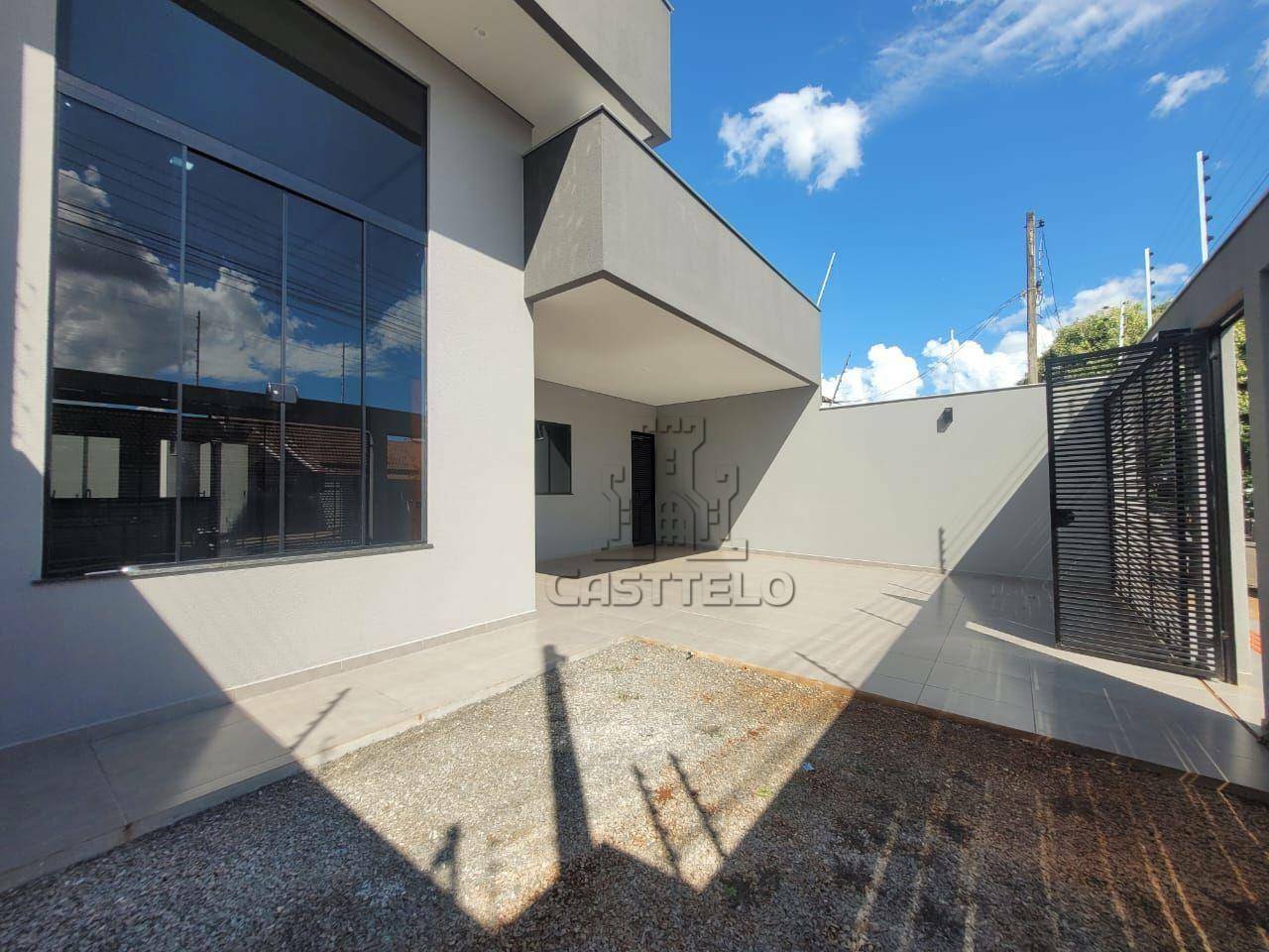 Casa à venda com 3 quartos, 111m² - Foto 2