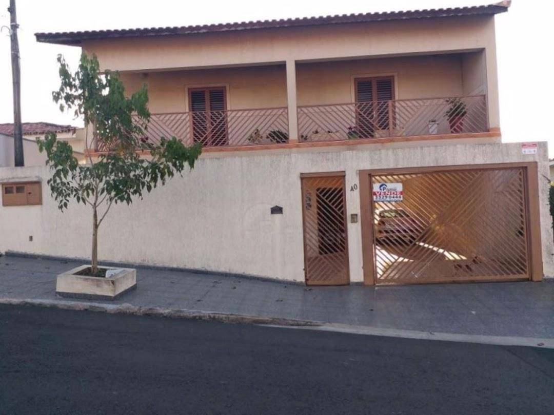 Casa à venda com 3 quartos, 250m² - Foto 2