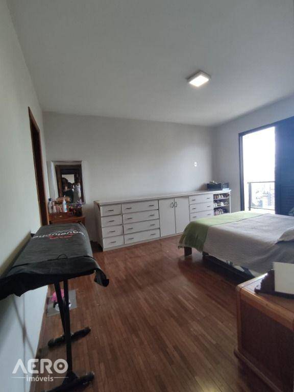 Apartamento à venda com 3 quartos, 142m² - Foto 29