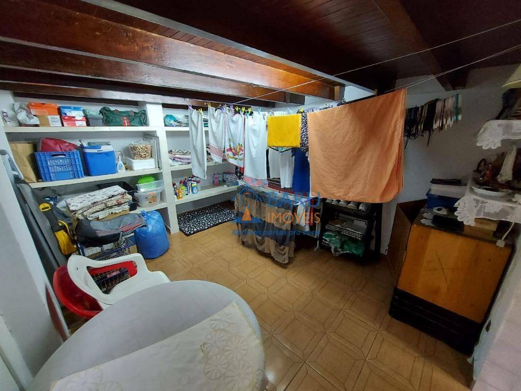 Casa à venda e aluguel com 3 quartos, 200m² - Foto 7