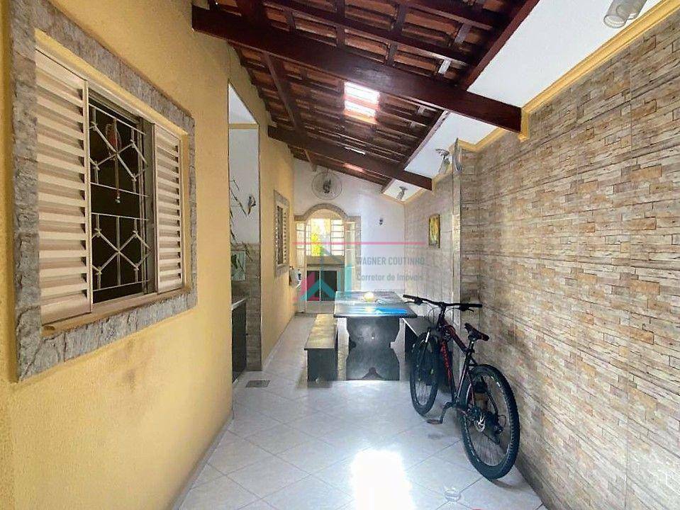 Casa à venda com 4 quartos, 201m² - Foto 7