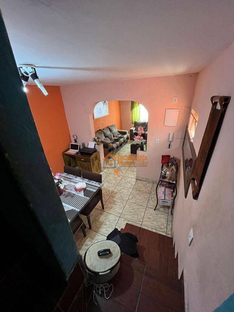 Sobrado à venda com 3 quartos, 200m² - Foto 1