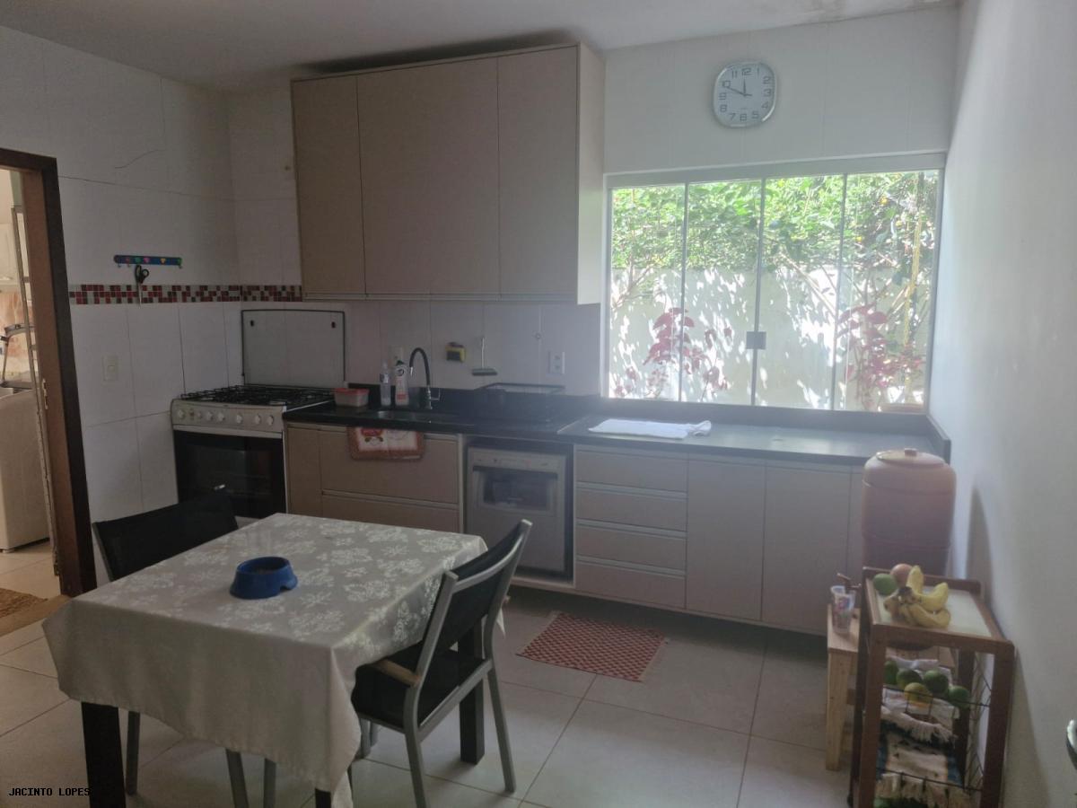 Casa de Condomínio à venda com 3 quartos, 250m² - Foto 30