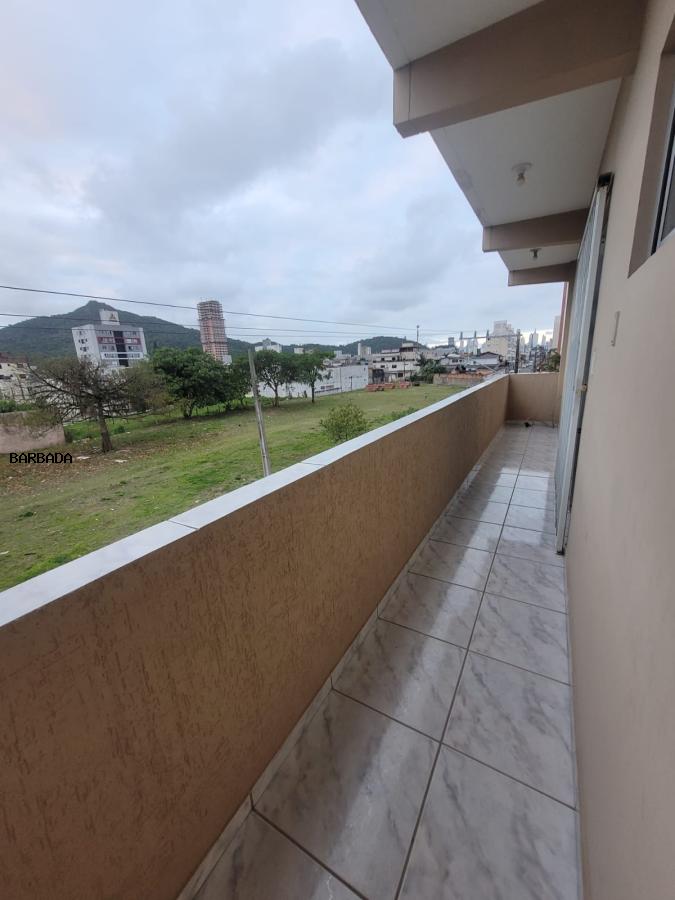 Apartamento para alugar com 3 quartos, 150m² - Foto 18