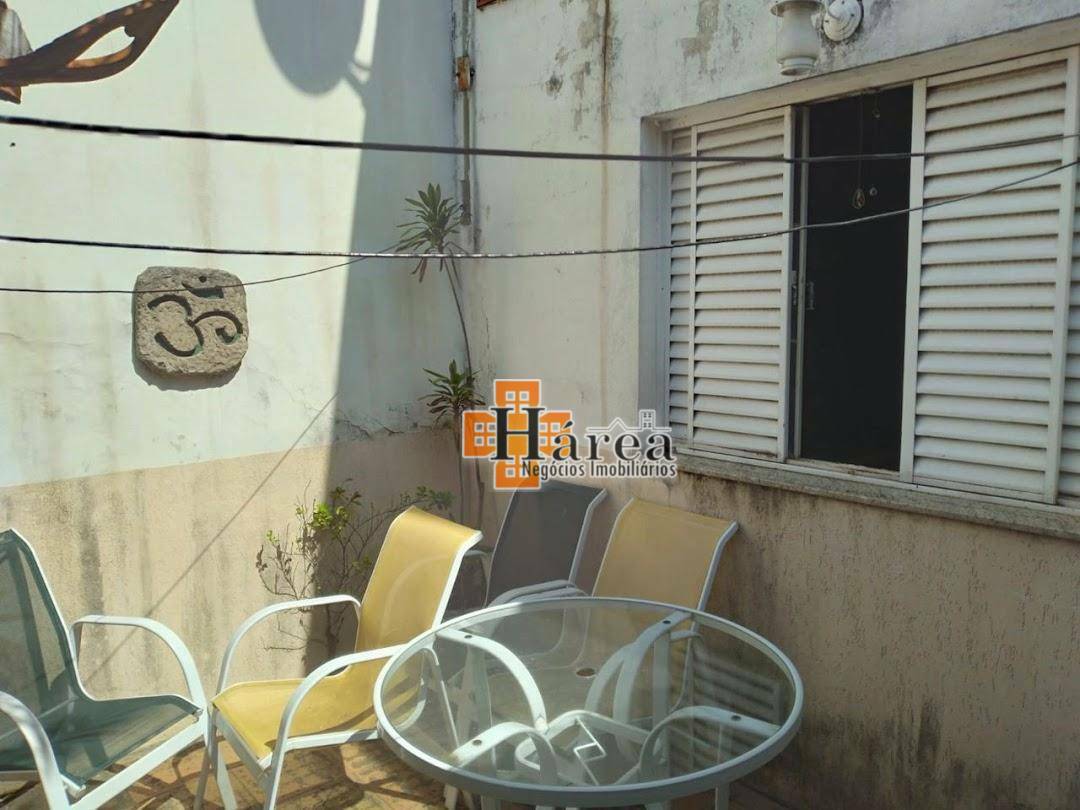 Casa à venda com 3 quartos, 98m² - Foto 18