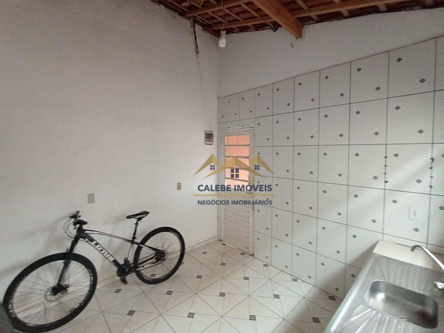 Casa à venda com 1 quarto, 60m² - Foto 2