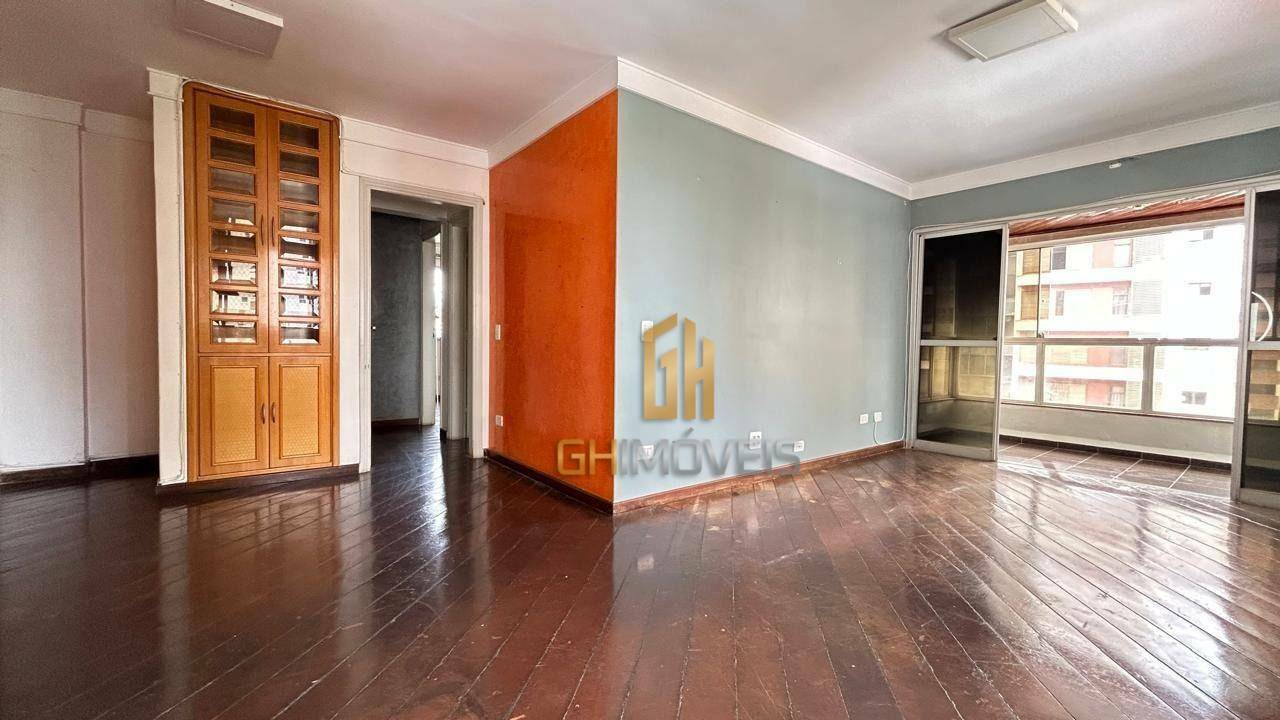 Apartamento à venda com 3 quartos, 221m² - Foto 3